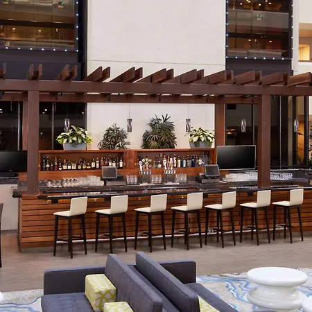 Doubletree By Hilton Fresno Convention Center-2