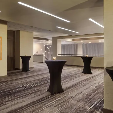 Doubletree By Hilton St. Paul, Mn-3