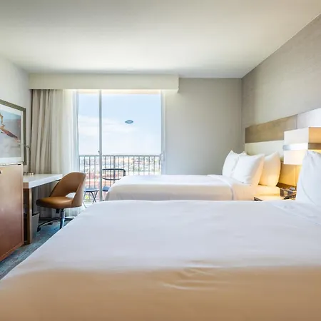 Crowne Plaza Ventura Beach By Ihg-3