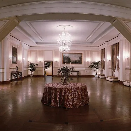 Grand Hotel Vesuvio-3