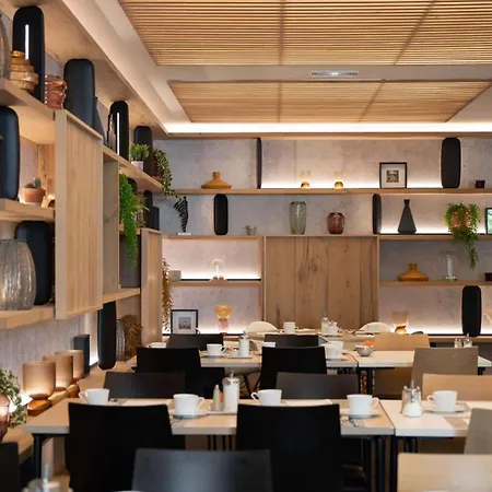 Best Western Premier Hotel De La Paix-2