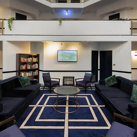 Ramada By Wyndham Diplomat Canberra-2
