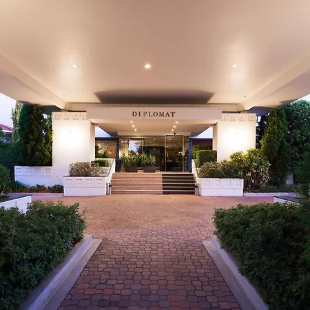 Ramada By Wyndham Diplomat Canberra-3