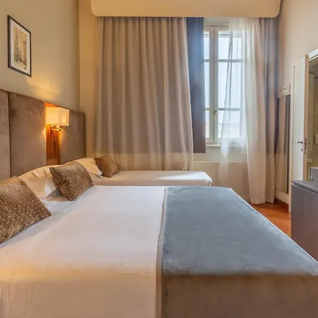 Hotel Embassy-3