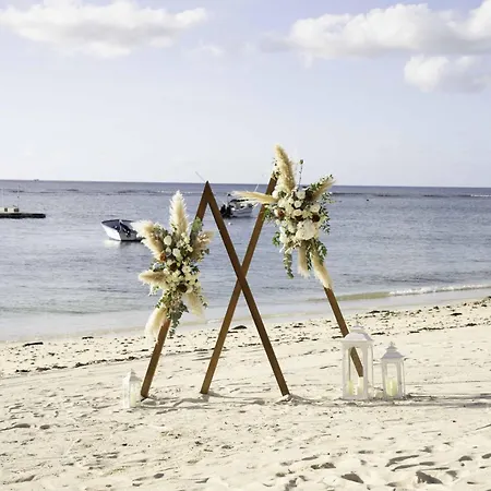 Victoria Beachcomber Resort & Spa-2