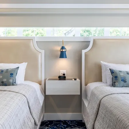 Bay Pointe Inn-2