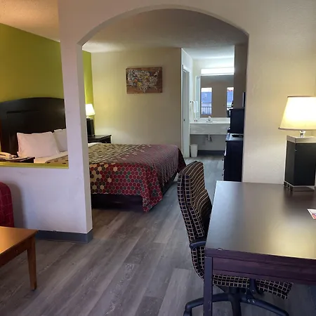 Econo Lodge Inn & Suites Sweetwater I-20-3