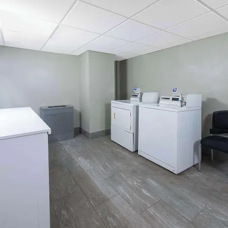 La Quinta By Wyndham Tampa Brandon Regency Park-3