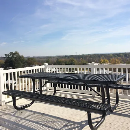 Savanna Inn & Suites-3