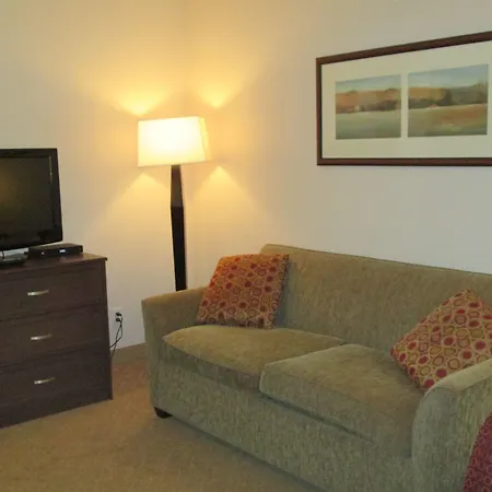 Country Inn & Suites By Radisson, Calgary-Northeast-3