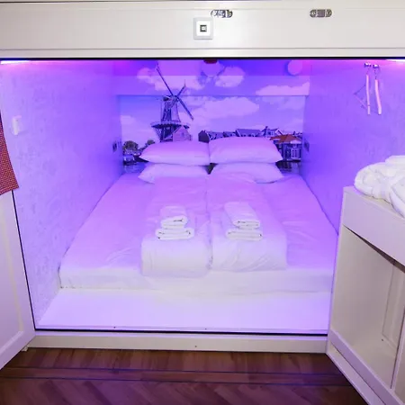 De Bedstee Boutique Capsules (Adults Only)-3