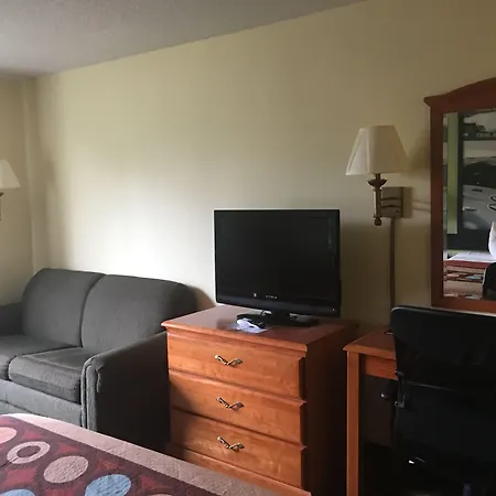 Super 8 By Wyndham Newton-3