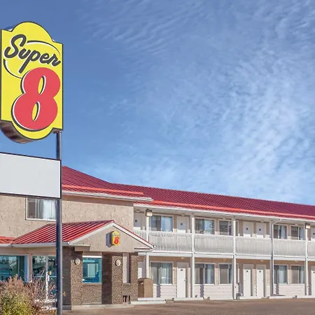 Super 8 By Wyndham Stettler-3