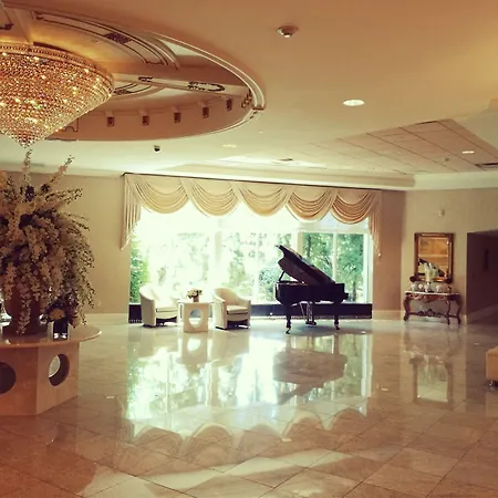 The Wilshire Grand Hotel-2