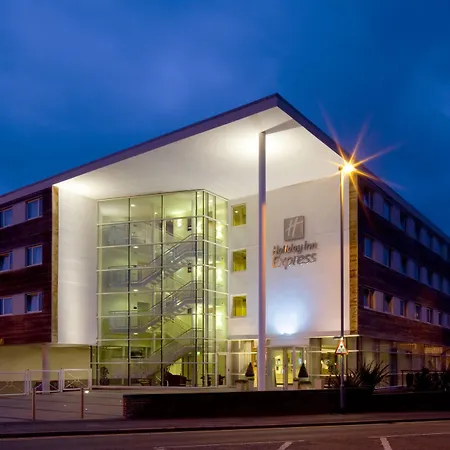 Holiday Inn Express, Chester Racecourse By Ihg-2