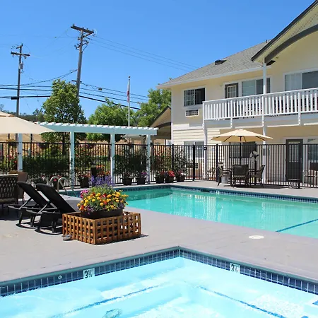Geyserville Inn-3