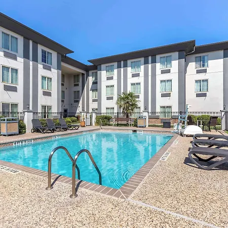 Best Western Medical Center North Inn & Suites Near Six Flags-3