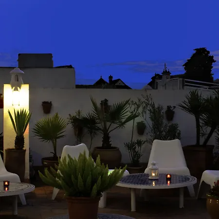 Un Patio En Santa Cruz-3