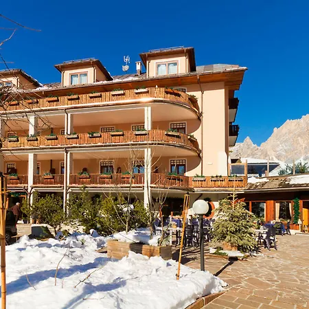Boutique Hotel Villa Blu Cortina D'Ampezzo-2