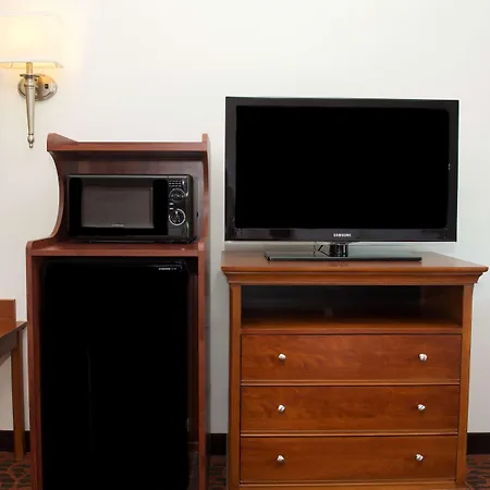 Hampton Inn & Suites Pittsburgh-Meadow Lands-3