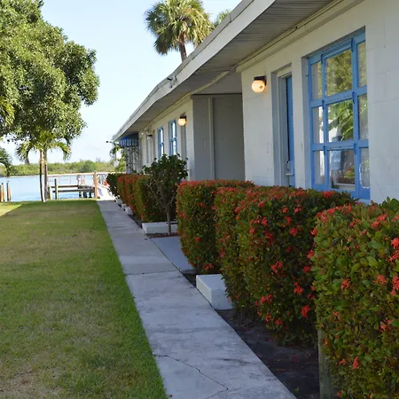 Dockside Inn & Resort-3