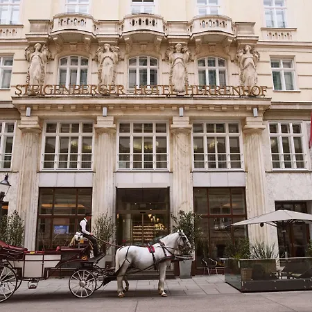 Steigenberger Hotel Herrenhof-3