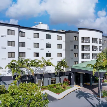 Courtyard By Marriott Miami At Dolphin Mall-3