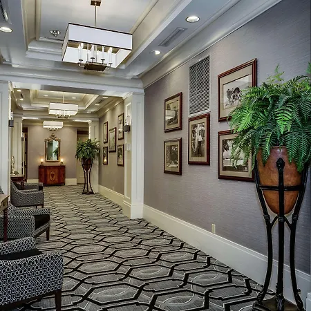 Hampton Inn & Suites Mobile - Downtown Historic District-3