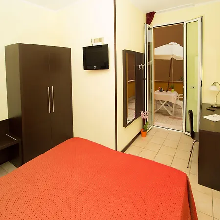 Hotel Alibi-3