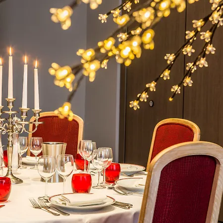 Grand Hotel De Courtoisville-3