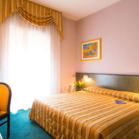 Hotel Capri Bardolino 3S-3