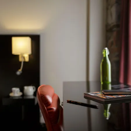Le Petit Hotel Montreal-2