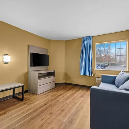 Mainstay Suites Charlotte - Executive Park-3