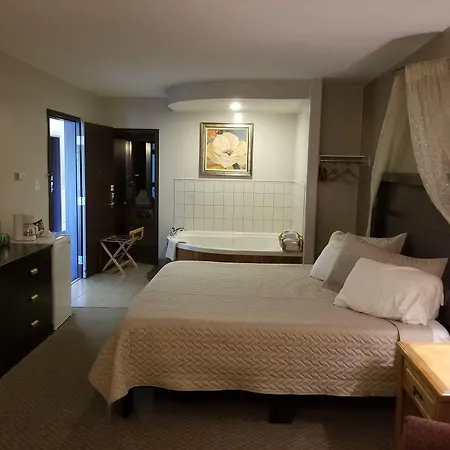 Knights Inn Woodstock-2