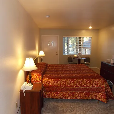 Vintage Lakeside Inn-3