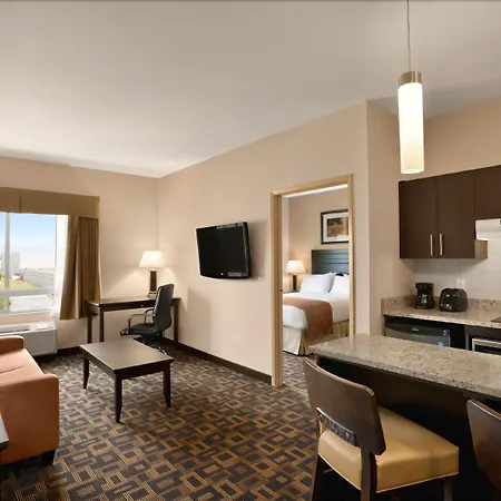 Days Inn & Suites By Wyndham Winnipeg Airport Manitoba-3