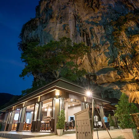 Tonsai Bay Resort-2