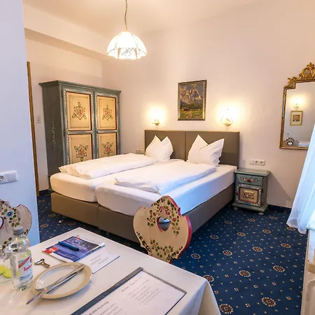 Hotel garni Almenrausch und Edelweiss-3