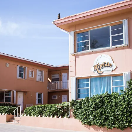 Riptide Oceanfront Hotel-3