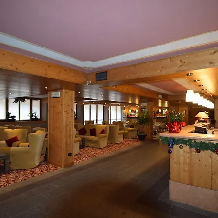 Hotel Piandineve-3
