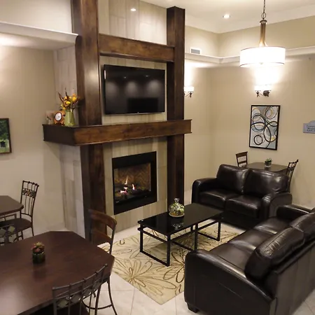 Ramada By Wyndham Emerald Park/Regina East-3