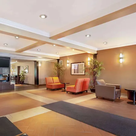 Best Western Plus Peace River Hotel & Suites-2