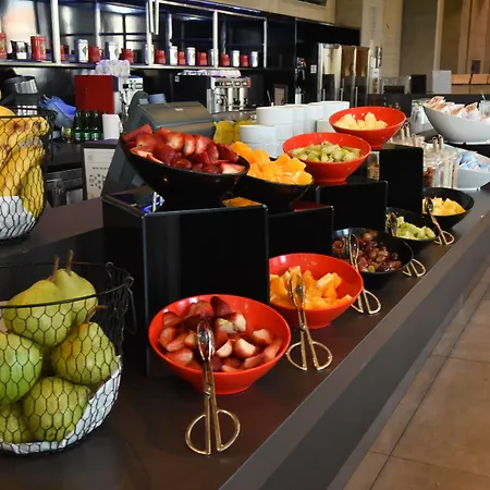 Courtyard By Marriott Santiago Las Condes-2