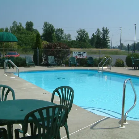 Mcintosh Country Inn & Conference Centre-2