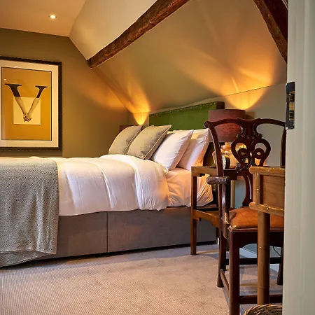 The Horse And Groom Inn-2
