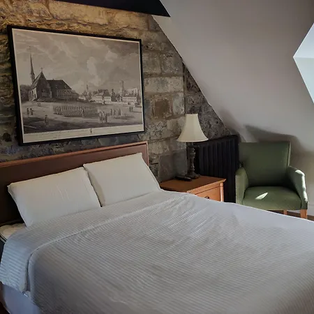 Auberge Du Tresor-2