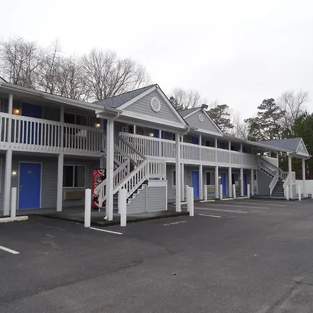 Village Inn & Suites - Smithville-3