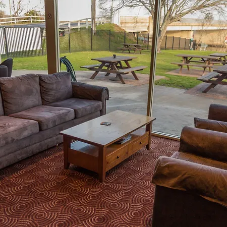 Moruya Waterfront Hotel Motel-2