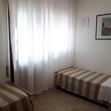 Hotel Villa Dina-2