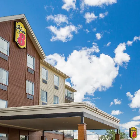 Super 8 by Wyndham Mont Laurier-2